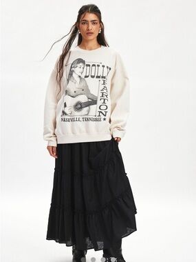 UO Dolly Parton Sweatshirt Cream Like New!